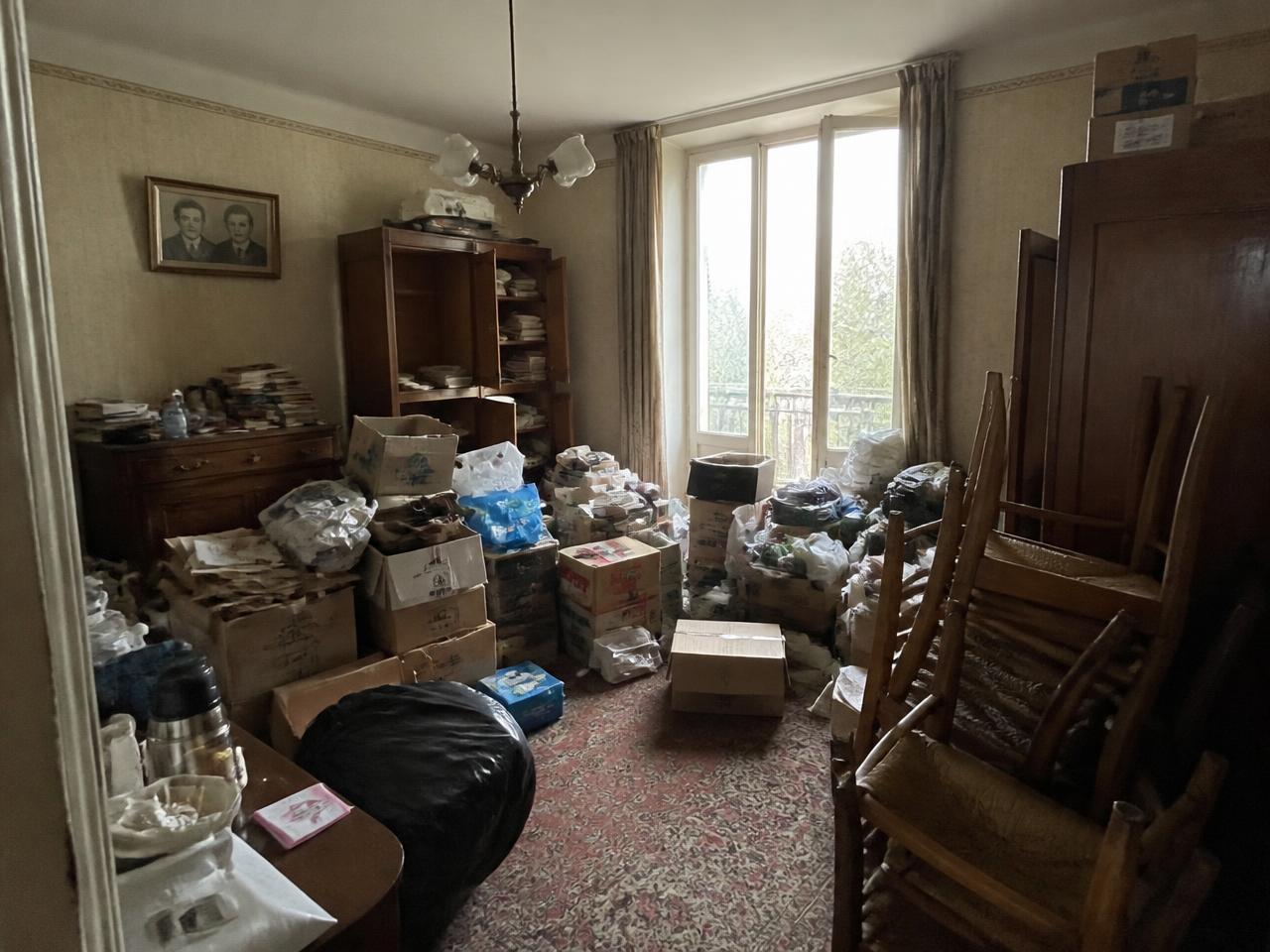 Appartement encombré avant le débarras